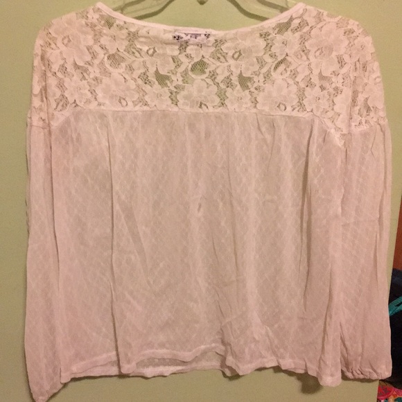 Light cream sheer mesh and lace log sleeve top - Picture 5 of 5